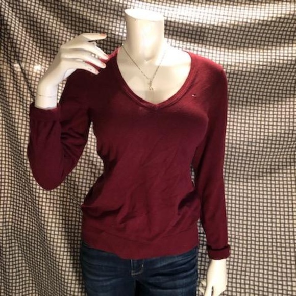 Tommy Hilfiger Tops - Tommy Hilfiger Sweater